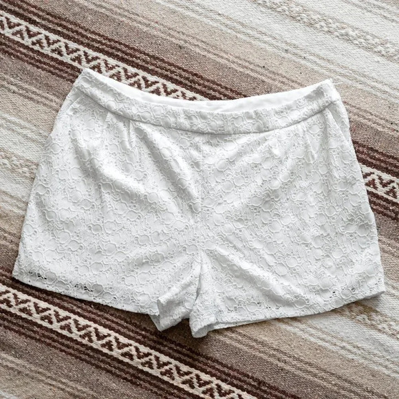 AMBAR DRESS SHORTS SZ 14 WHITE LACE EYELET SIDE ZIP LINED WITH POCKETS - Picture 1 of 8